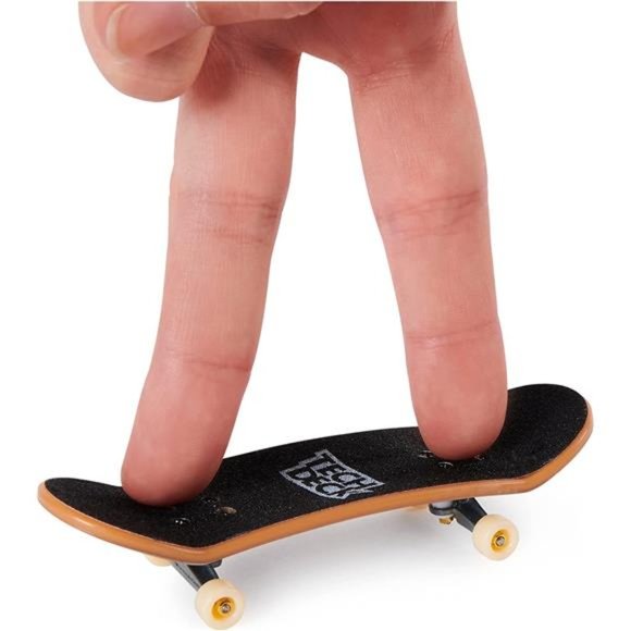 TECH DECK, Ultra DLX Fingerboard 4-Pack, Customizable Mini Skateboards - Picture 5 of 6